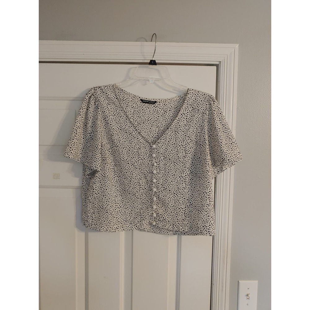 Polka Dot Button Blouse Cropped